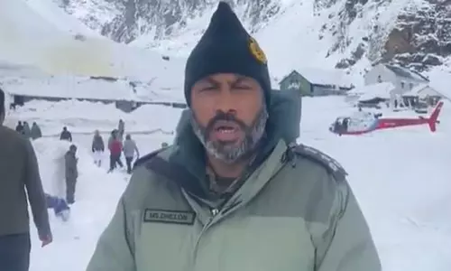 Chamoli में हिमस्खलन के बाद भारतीय सेना ने रात भर बचाव अभियान चलाया