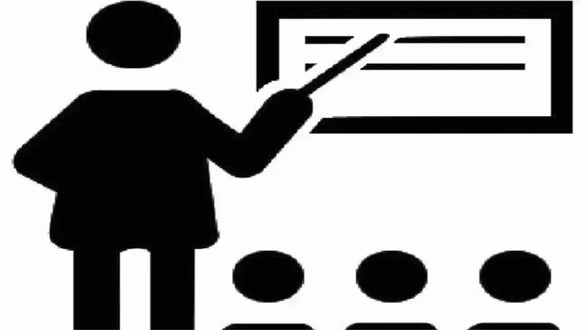 Ballia: ऑनलाइन निगरानी के दौरान 14 शिक्षक अनुपस्थित
