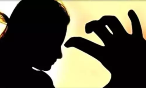 नर्स के साथ सामाजिक व्हाट्सएप ग्रुप में जुड़े युवक ने किया रेप, मोबाइल बंद कर फरार