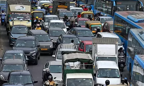Maharashtra: सरकार ने वाहनों के लिए उच्च HSRP शुल्क के बारे में आरोप से इनकार किया Maharashtra: सरकार ने वाहनों के लिए उच्च HSRP शुल्क के बारे में आरोप से इनकार किया