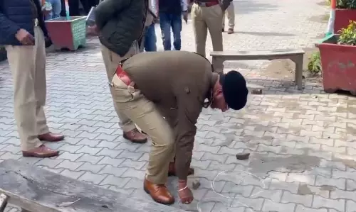 कोर्ट परिसर में फायरिंग से हड़कंप, बड़े अफसर मौके पर कोर्ट परिसर में फायरिंग से हड़कंप, बड़े अफसर मौके पर