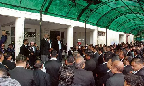 वकीलों के निकाय चुनाव को लेकर हाई-वोल्टेज ड्रामा, नतीजे बिना मतदान के घोषित