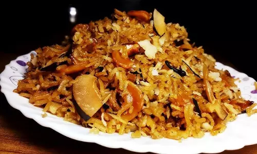 नारियल के साथ मीठे चावल की रेसिपी