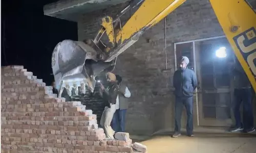 punjab : कार्यकर्ताओं को धमकाने वाले ड्रग व्यापारियों पर पुलिस ने कार्रवाई की punjab : कार्यकर्ताओं को धमकाने वाले ड्रग व्यापारियों पर पुलिस ने कार्रवाई की