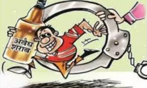 गांवों में खुलेआम चल रहा अवैध शराब का कारोबार गांवों में खुलेआम चल रहा अवैध शराब का कारोबार