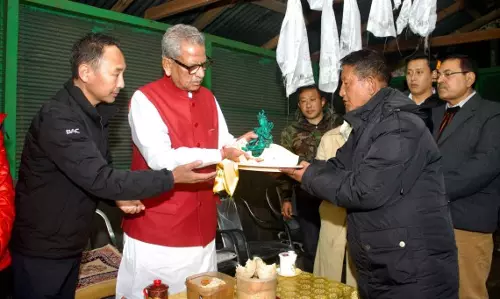 Sikkim : राज्यपाल ने ग्यालशिंग जिले का दौरा संपन्न किया Sikkim : राज्यपाल ने ग्यालशिंग जिले का दौरा संपन्न किया