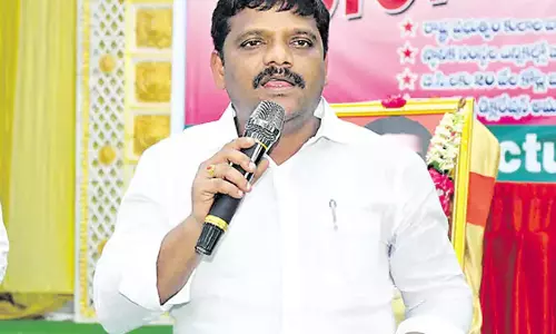 MLC तीनमार मल्लान्ना को कांग्रेस से निलंबित कर दिया