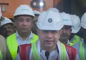 दाहोद में बने रेल इंजन होंगे एक्सपोर्ट और दुनिया भर में दाहोद का नाम जाना जाएगा : अश्विनी वैष्णव दाहोद में बने रेल इंजन होंगे एक्सपोर्ट और दुनिया भर में दाहोद का नाम जाना जाएगा : अश्विनी वैष्णव