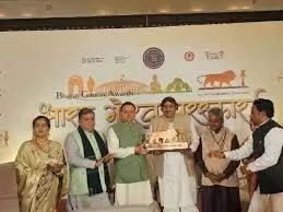 In brief: परिहार को पंजाब गौरव सम्मान मिला In brief: परिहार को पंजाब गौरव सम्मान मिला
