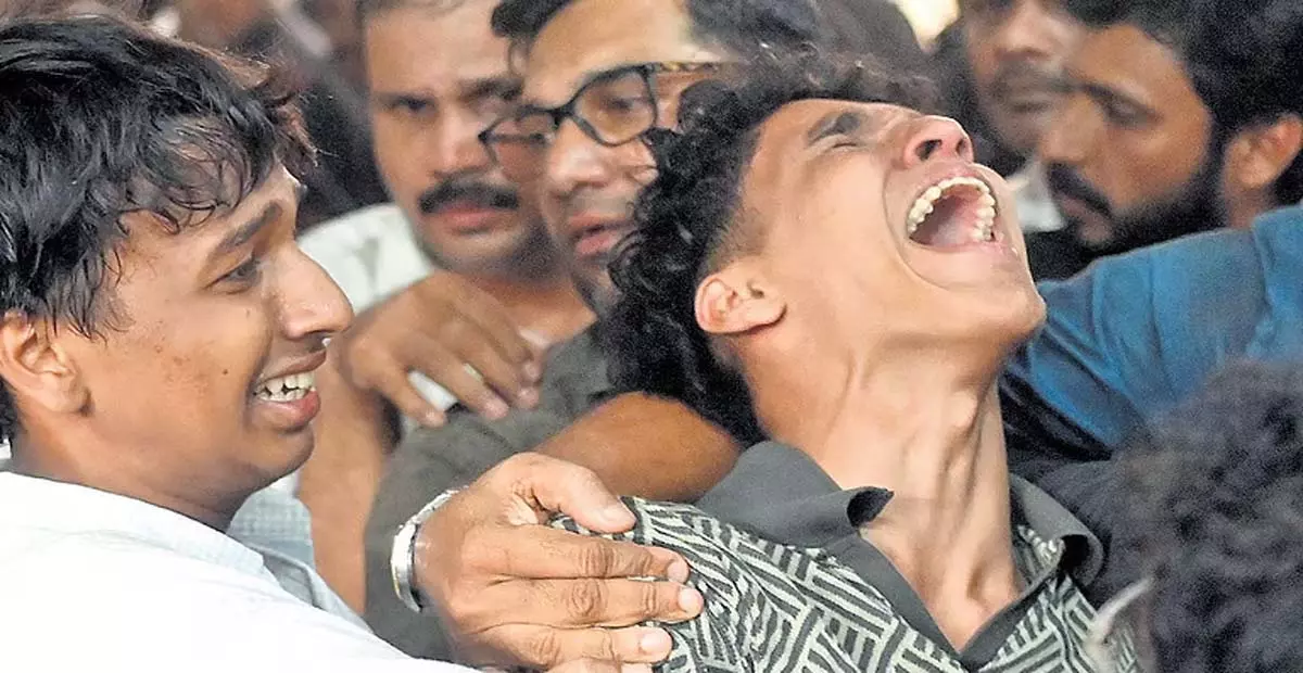 Kerala: झड़प में शामिल छात्रों की चौंकाने वाली बातचीत सामने आई Kerala: झड़प में शामिल छात्रों की चौंकाने वाली बातचीत सामने आई