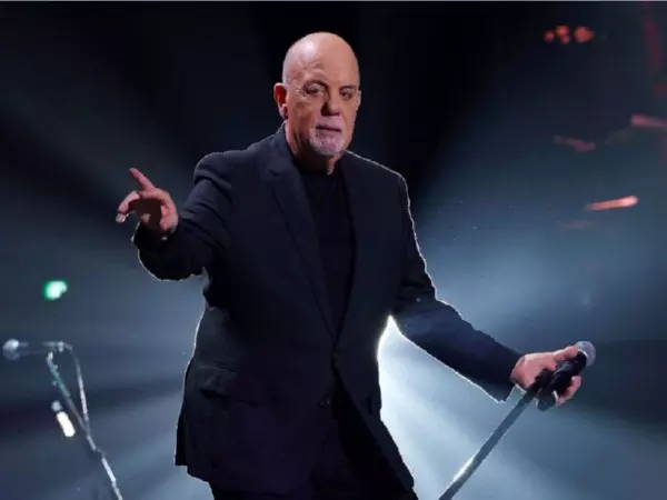 कनेक्टिकट कॉन्सर्ट के दौरान गिरने के बाद Billy Joel की हालत में सुधार कनेक्टिकट कॉन्सर्ट के दौरान गिरने के बाद Billy Joel की हालत में सुधार