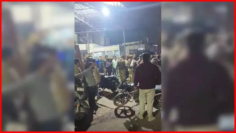 5 लोगों की मौत, दो बाइकों की आमने-सामने हुई भिडंत, देख खो बैठे सुध-बुध 5 लोगों की मौत, दो बाइकों की आमने-सामने हुई भिडंत, देख खो बैठे सुध-बुध