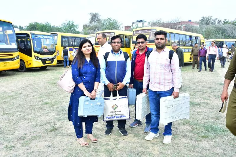 Haryana : गुरुग्राम नगर निगम चुनाव के लिए तैयार, पांच नगर निगम क्षेत्रों में आज मतदान Haryana : गुरुग्राम नगर निगम चुनाव के लिए तैयार, पांच नगर निगम क्षेत्रों में आज मतदान