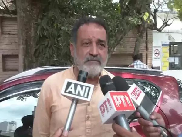 मोहनदास पई ने Karnataka के डीसीएम शिवकुमार से मुलाकात की मोहनदास पई ने Karnataka के डीसीएम शिवकुमार से मुलाकात की