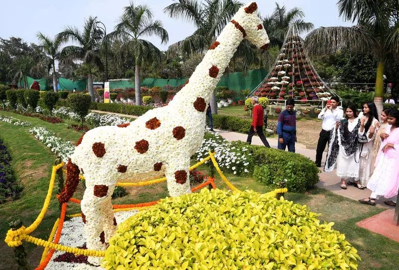 Delhi: एनडीएमसी पुष्प महोत्सव का रंगारंग कार्यक्रम Delhi: एनडीएमसी पुष्प महोत्सव का रंगारंग कार्यक्रम