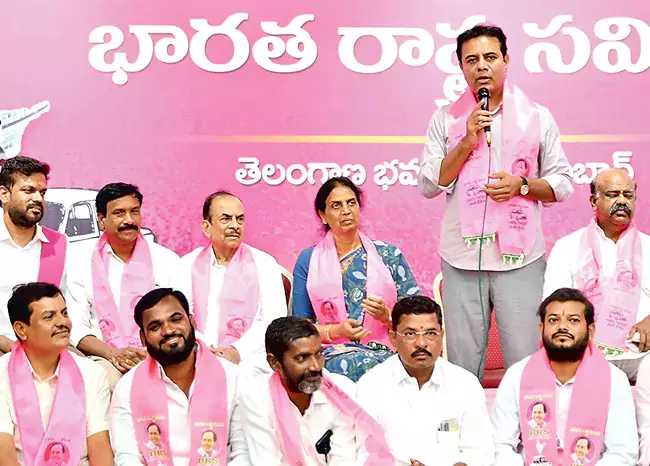केसीआर के दोबारा सीएम बनने पर ही तेलंगाना शीर्ष पर होगा: KTR केसीआर के दोबारा सीएम बनने पर ही तेलंगाना शीर्ष पर होगा: KTR