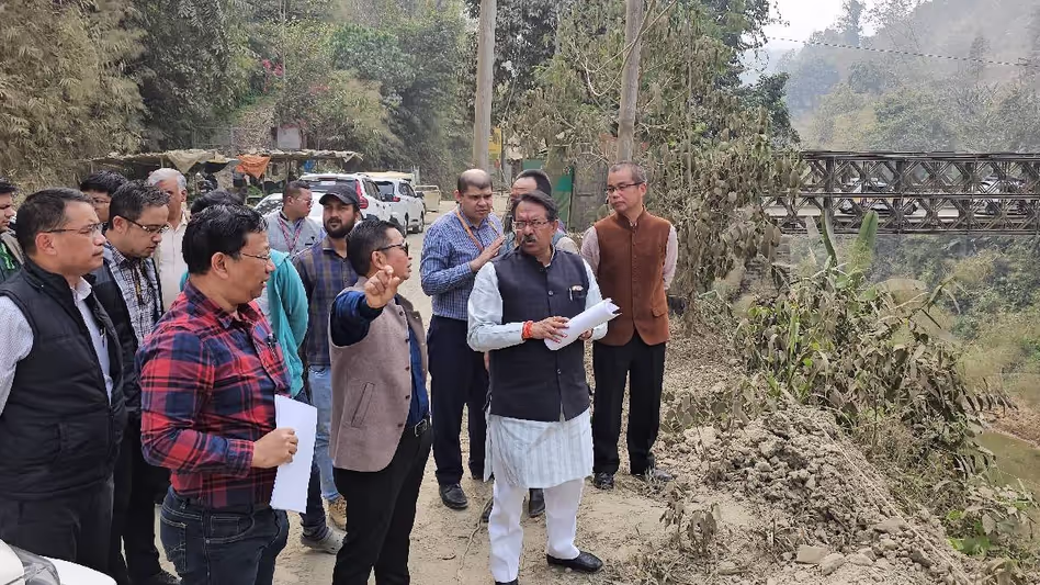 Mizoram : केंद्रीय मंत्री ने राजमार्ग-पुल परियोजनाओं और कार्यान्वयन का निरीक्षण किया Mizoram : केंद्रीय मंत्री ने राजमार्ग-पुल परियोजनाओं और कार्यान्वयन का निरीक्षण किया