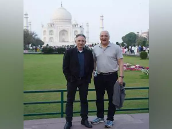 ताजमहल देखने के बाद NASA के अंतरिक्ष यात्री ने कहा, जमीन से देखने पर भारत और भी सुंदर ताजमहल देखने के बाद NASA के अंतरिक्ष यात्री ने कहा, जमीन से देखने पर भारत और भी सुंदर