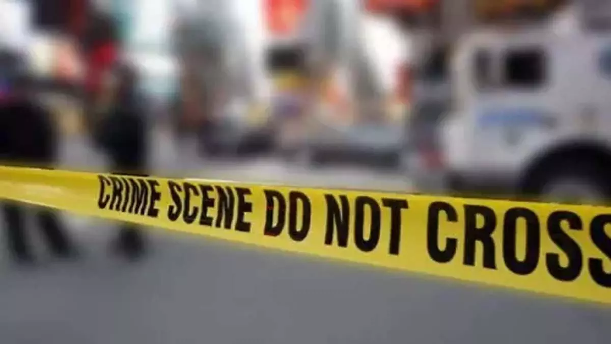 Telangana: ट्रक चालक ने पुलिस स्टेशन की बिल्डिंग से कूदकर भागने की कोशिश की Telangana: ट्रक चालक ने पुलिस स्टेशन की बिल्डिंग से कूदकर भागने की कोशिश की