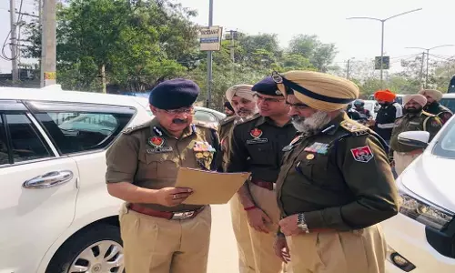 Punjab: बालोंगी में घेराबंदी और तलाशी अभियान में 12 लोग पकड़े गए Punjab: बालोंगी में घेराबंदी और तलाशी अभियान में 12 लोग पकड़े गए