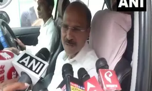 बंगाल सरकार फर्जी वोटर बनाने में माहिर है: Congress के अधीर रंजन चौधरी बंगाल सरकार फर्जी वोटर बनाने में माहिर है: Congress के अधीर रंजन चौधरी