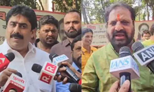 शिवसेना (यूबीटी) सांसदों की मातोश्री में बैठक, संजय दिना पाटिल और नागेश अष्टिकर बोले- हम सब एकजुट