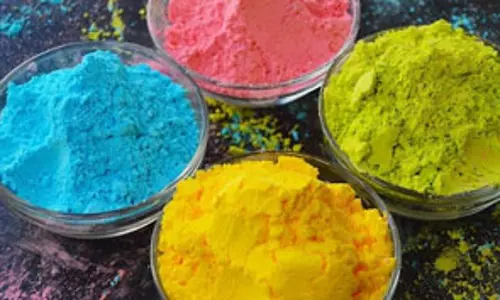 होली विशेष : समय के साथ बदलते गए रंग, जानें कैसा रहा सफर