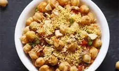 Recipe  : ऐसे बनाएं सफेद चने की चाट और स्टार्टर के तौर पर  करें सर्व