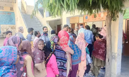 Haryana नगर निगम चुनाव LIVE मतदान केंद्रों पर मतदाताओं की कतारें लगी Haryana नगर निगम चुनाव LIVE मतदान केंद्रों पर मतदाताओं की कतारें लगी