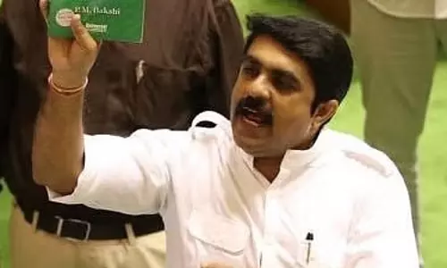 BJP ने गोवा के भारतीयकरण संबंधी टिप्पणी को लेकर विपक्षी विधायक सरदेसाई की आलोचना की BJP ने गोवा के भारतीयकरण संबंधी टिप्पणी को लेकर विपक्षी विधायक सरदेसाई की आलोचना की