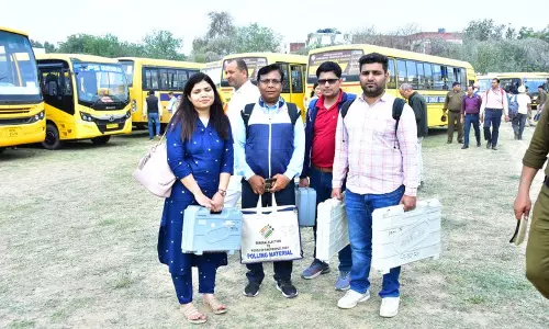 Haryana : गुरुग्राम नगर निगम चुनाव के लिए तैयार, पांच नगर निगम क्षेत्रों में आज मतदान Haryana : गुरुग्राम नगर निगम चुनाव के लिए तैयार, पांच नगर निगम क्षेत्रों में आज मतदान
