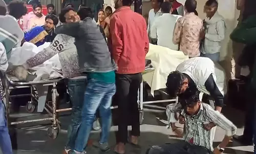 Agra: दोपहिया वाहनों की टक्कर में 5 की मौत