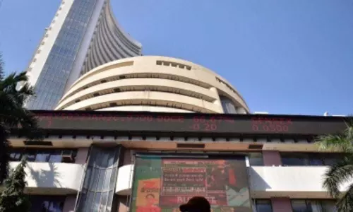 शीर्ष 10 सबसे मूल्यवान कंपनियों में से 8 का बाजार मूल्यांकन 3 ट्रिलियन रुपये से अधिक घट गया शीर्ष 10 सबसे मूल्यवान कंपनियों में से 8 का बाजार मूल्यांकन 3 ट्रिलियन रुपये से अधिक घट गया