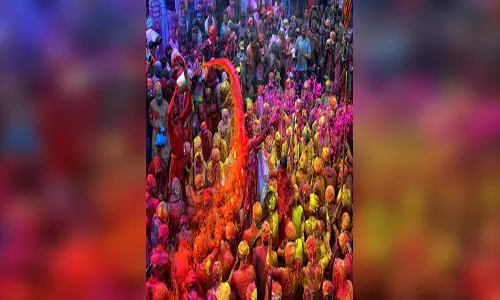 यहां से हुई होली की शुरुआत, गांव का पांच हजार साल पुराना मंदिर आज भी देता है गवाही