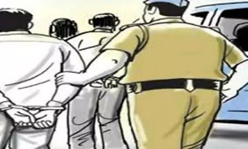 Chandauli: हाईवे पर लूट पाट करने वाले तीन गिरफ्तार Chandauli: हाईवे पर लूट पाट करने वाले तीन गिरफ्तार