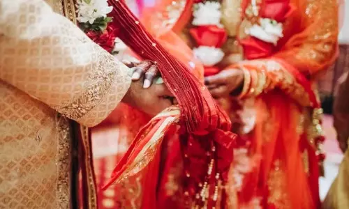 तीन बच्चों के बाप पर शादी का चढ़ा भूत, तो... तीन बच्चों के बाप पर शादी का चढ़ा भूत, तो...