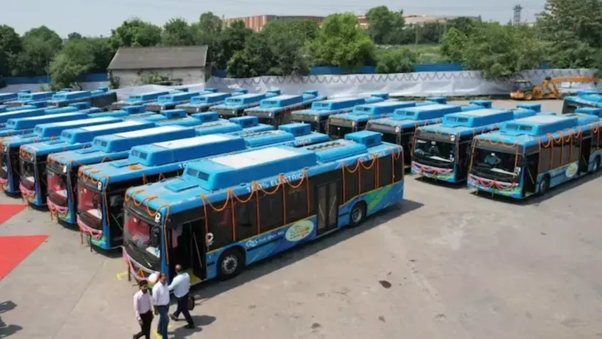 Delhi: राजधानी दिल्ली में बढ़ाई जाएगी इलेक्ट्रिक बसों की संख्या