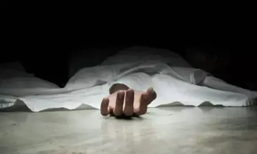 Kerala के कोच्चि में 20 वर्षीय महिला हॉस्टल के कमरे में लटकी हुई मिली