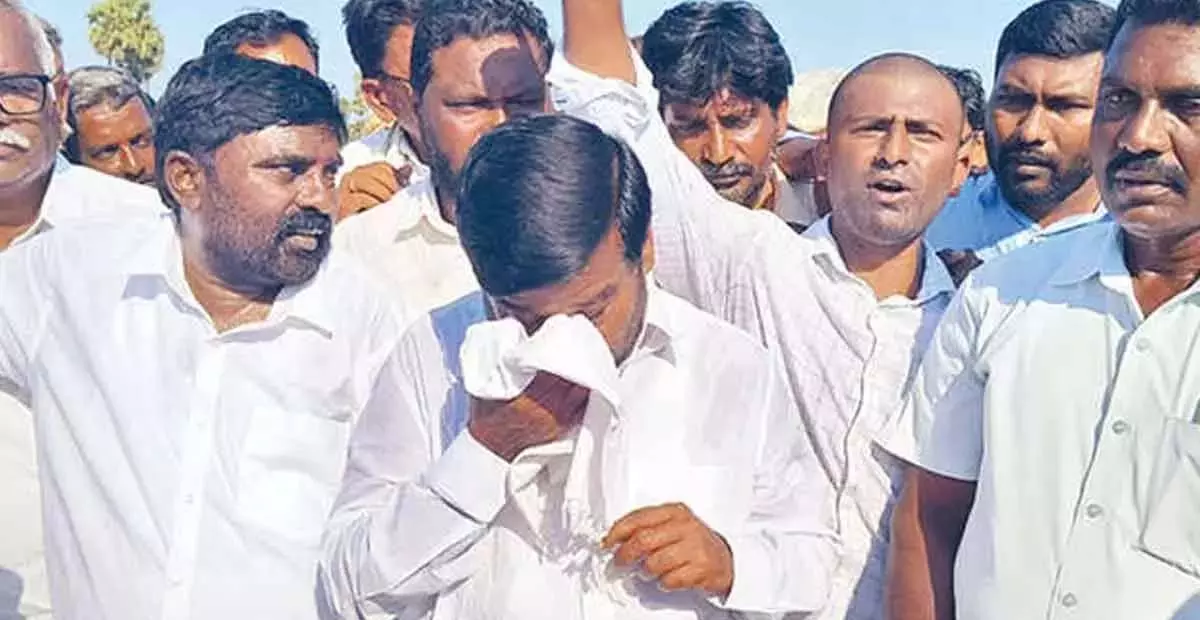 जगदीश ने सरकार से किसानों को बचाने की गुहार लगाई जगदीश ने सरकार से किसानों को बचाने की गुहार लगाई