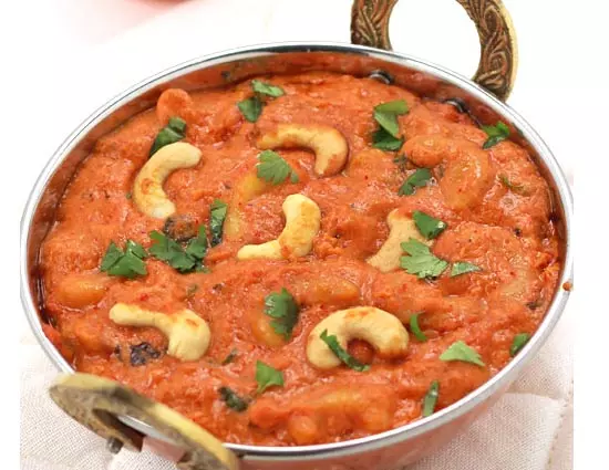 Recipe : पंजाबी लोकप्रिय सब्जी है काजू करी Recipe : पंजाबी लोकप्रिय सब्जी है काजू करी