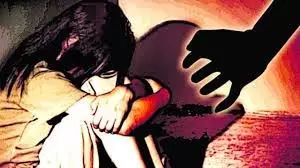 Jharkhand : घर के बाहर खेल रही मासूम से पड़ोसी ने किया दुष्कर्म Jharkhand : घर के बाहर खेल रही मासूम से पड़ोसी ने किया दुष्कर्म