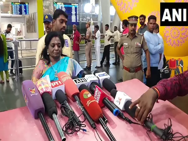 तमिलिसाई सुंदरराजन ने DMK की आलोचना की, सर्वदलीय बैठक की निंदा की तमिलिसाई सुंदरराजन ने DMK की आलोचना की, सर्वदलीय बैठक की निंदा की