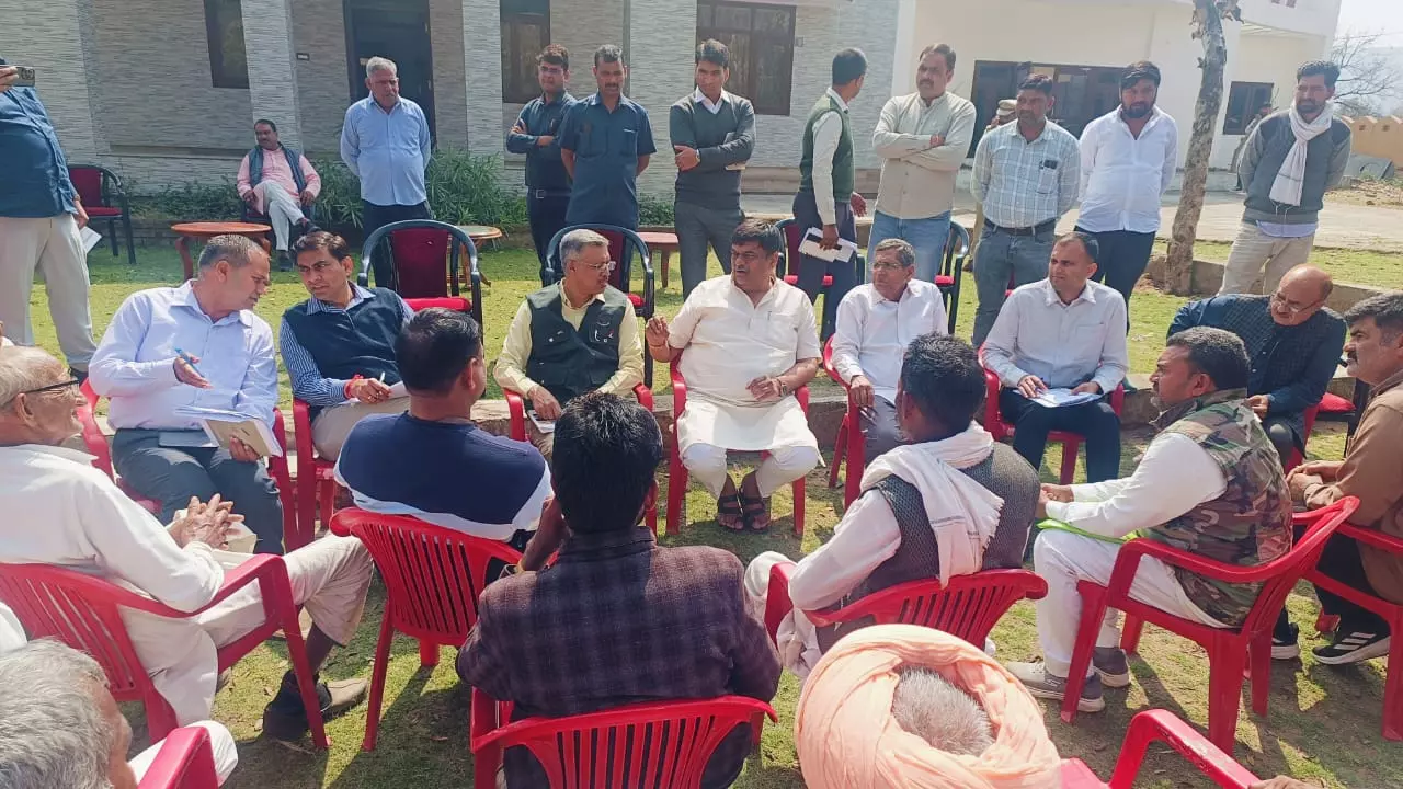 Jaipur: लवकुश वाटिका का निरीक्षण कर रामायण आधारित श्लोक लिखवाने के भी दिए निर्देश Jaipur: लवकुश वाटिका का निरीक्षण कर रामायण आधारित श्लोक लिखवाने के भी दिए निर्देश