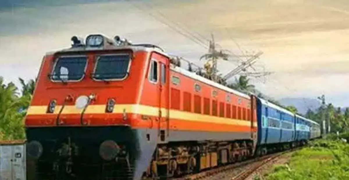 Telangana: होली के लिए एससीआर चलाएगा विशेष ट्रेनें Telangana: होली के लिए एससीआर चलाएगा विशेष ट्रेनें