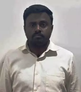 PSI पद दिलाने के नाम पर 45 लाख रुपये की ठगी के आरोप में डॉक्टर समेत दो गिरफ्तार PSI पद दिलाने के नाम पर 45 लाख रुपये की ठगी के आरोप में डॉक्टर समेत दो गिरफ्तार