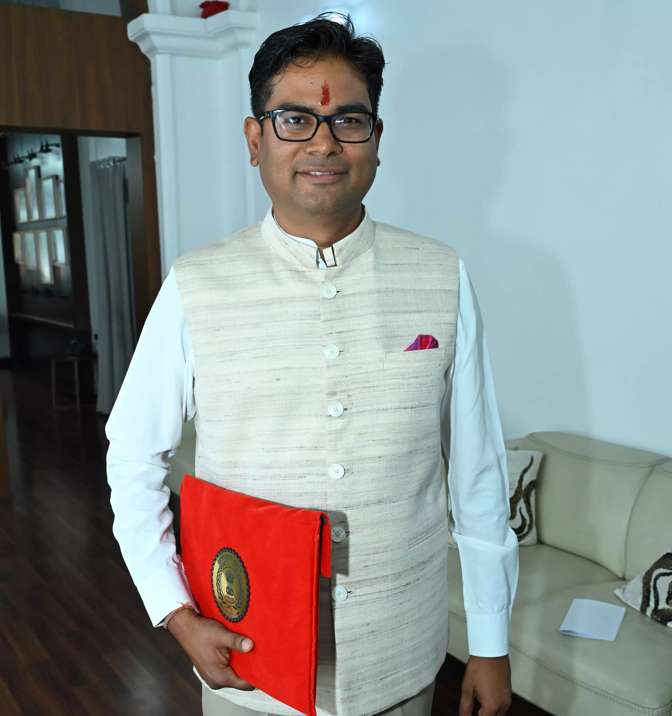 CG बजट 2025, विधानसभा पहुंचे ओपी चौधरी CG बजट 2025, विधानसभा पहुंचे ओपी चौधरी