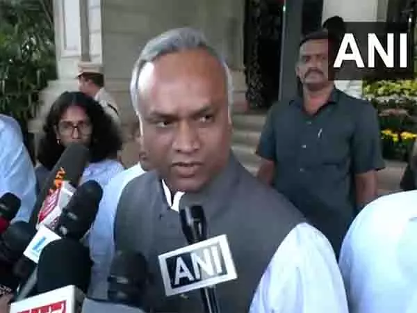 हाईकमान तय करेगा: कांग्रेस नेता द्वारा डीके शिवकुमार को सीएम बनाने का समर्थन करने पर Priyank Kharge हाईकमान तय करेगा: कांग्रेस नेता द्वारा डीके शिवकुमार को सीएम बनाने का समर्थन करने पर Priyank Kharge
