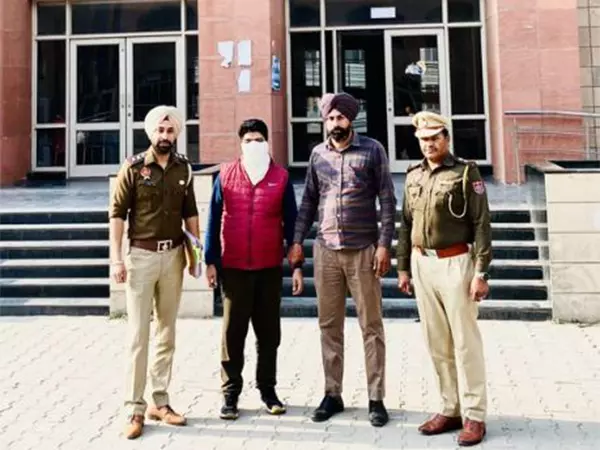 Punjab Police ने साइबर अपराध पर नकेल कसी, फर्जी खनन वेबसाइट मामले में आरोपी को किया गिरफ्तार Punjab Police ने साइबर अपराध पर नकेल कसी, फर्जी खनन वेबसाइट मामले में आरोपी को किया गिरफ्तार