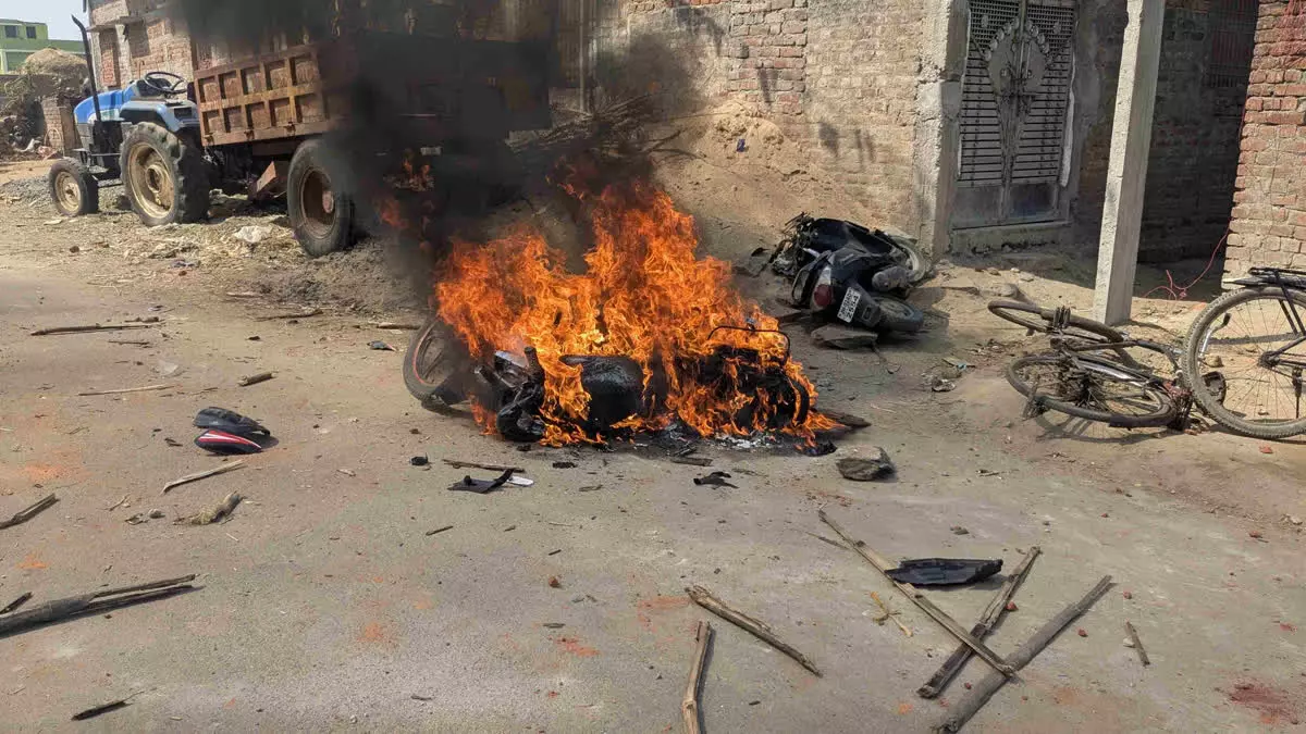 Hazaribagh: एक पक्ष ने एक माह पहले ही जतायी थी आशंका, DC-SP को भी कराया था अवगत Hazaribagh: एक पक्ष ने एक माह पहले ही जतायी थी आशंका, DC-SP को भी कराया था अवगत