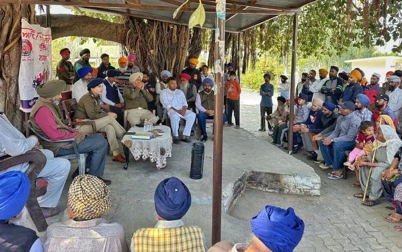 Ludhiana: नशीले पदार्थों की समस्या से निपटने के लिए खन्ना में संपर्क कार्यक्रम शुरू Ludhiana: नशीले पदार्थों की समस्या से निपटने के लिए खन्ना में संपर्क कार्यक्रम शुरू